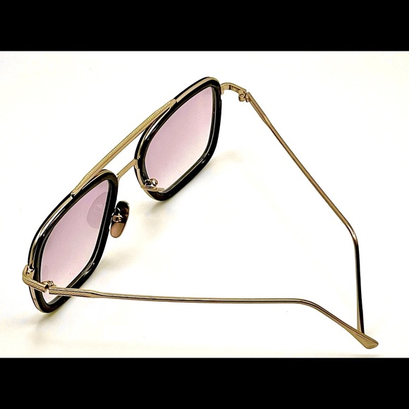 Large Frame Metallic Sunglasses - Picture 2 of 3